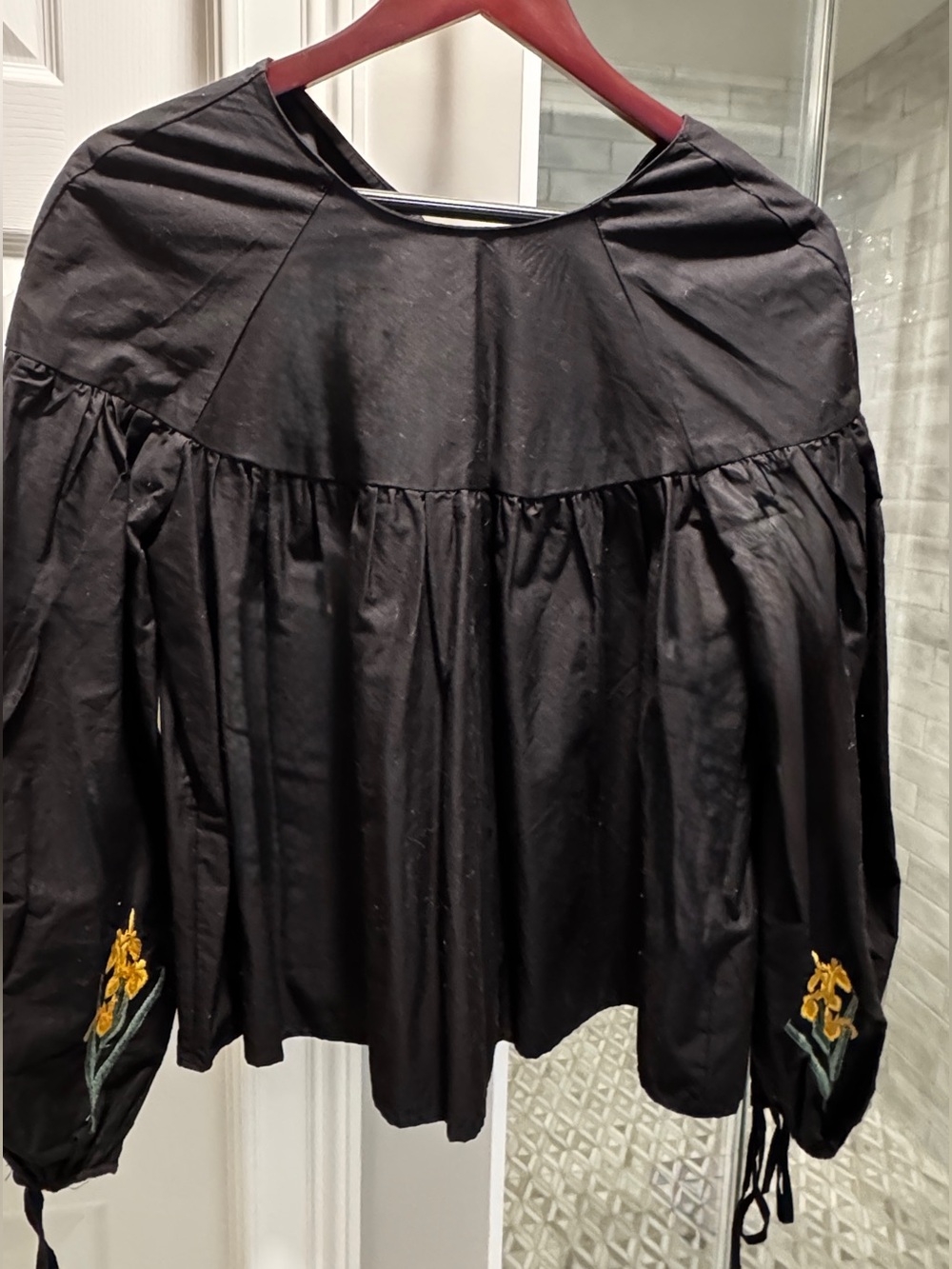 NWT Zara Trafaluc Women Black Top. Size M